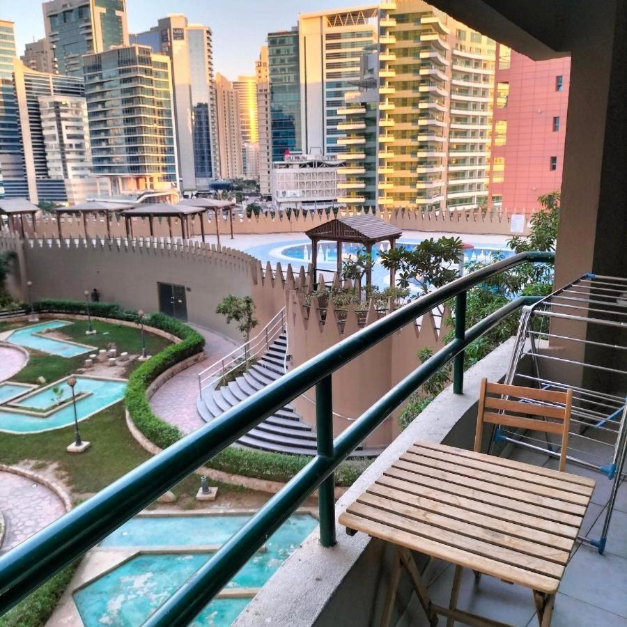 Quiet Partition Room In Tecom Barsha Heights دبي المظهر الخارجي الصورة