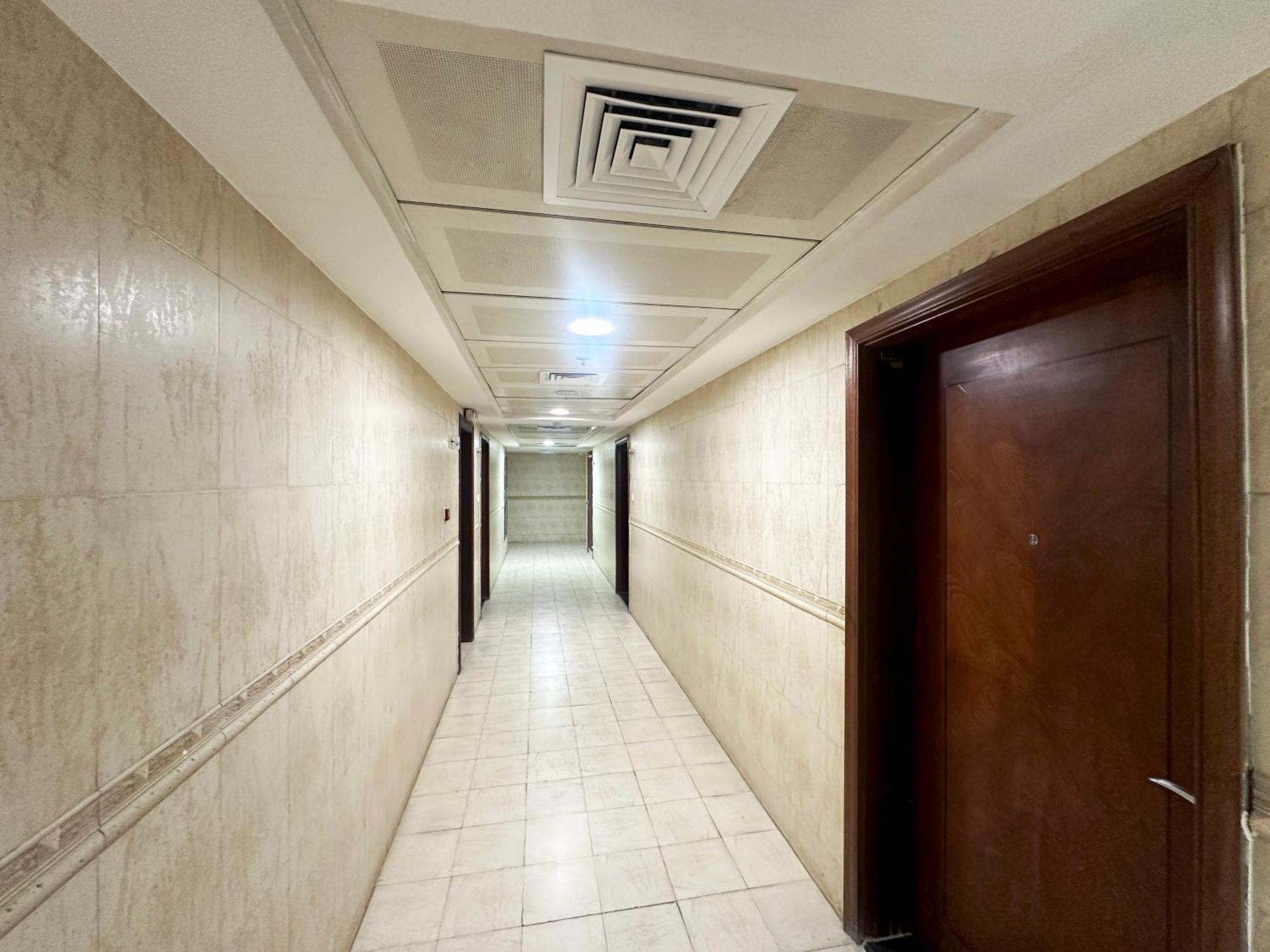 Quiet Partition Room In Tecom Barsha Heights دبي المظهر الخارجي الصورة